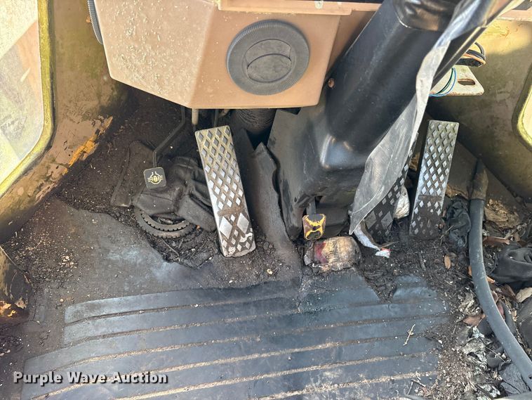 image for item ES8500 1995 John Deere 544G wheel loader