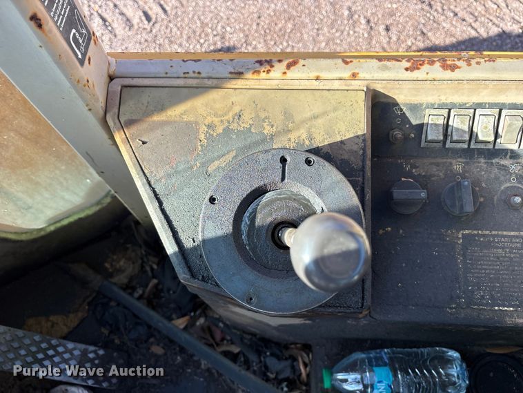 image for item ES8500 1995 John Deere 544G wheel loader