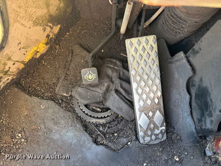 image for item ES8500 1995 John Deere 544G wheel loader