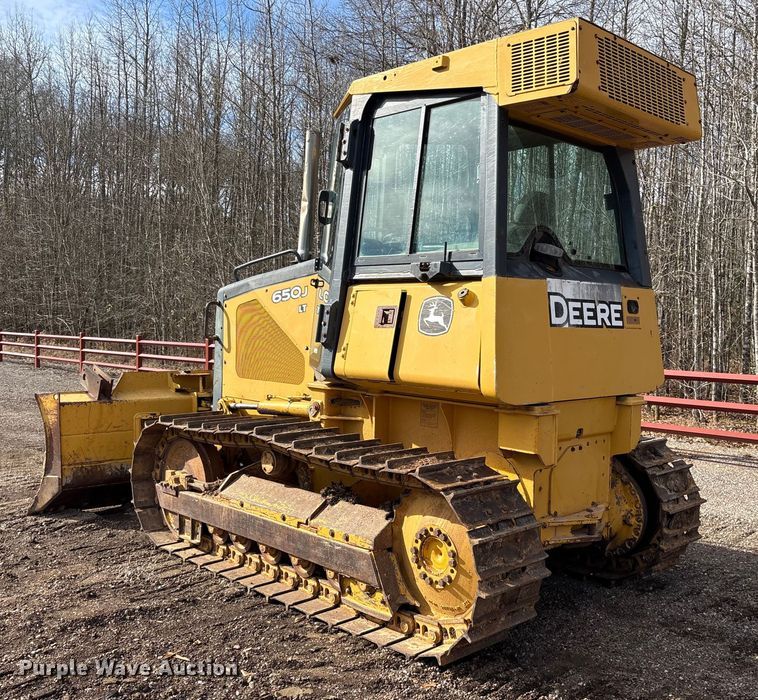 image for item ES8502 2005 John Deere 650J LT dozer