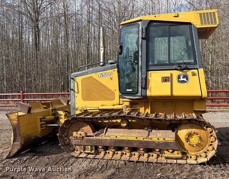 image for item ES8502 2005 John Deere 650J LT dozer
