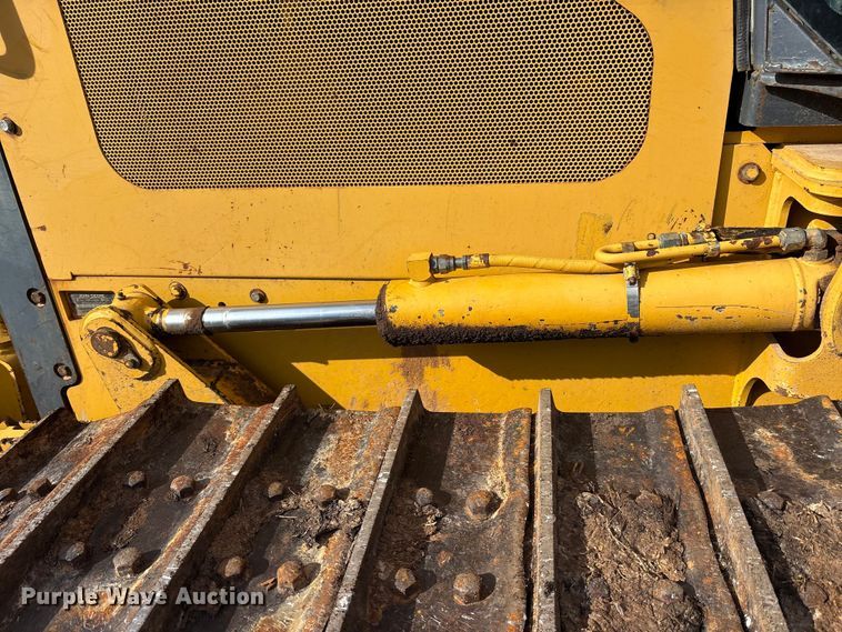 image for item ES8502 2005 John Deere 650J LT dozer