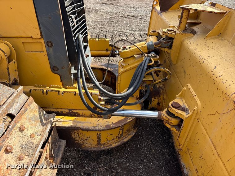 image for item ES8502 2005 John Deere 650J LT dozer