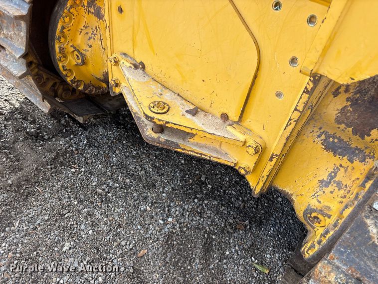 image for item ES8502 2005 John Deere 650J LT dozer