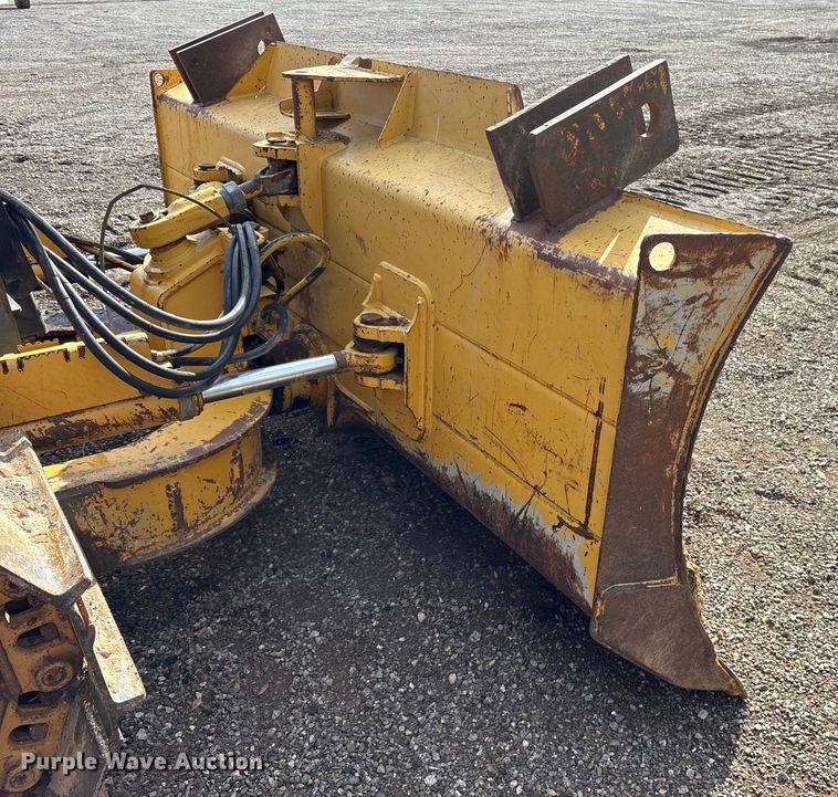 image for item ES8502 2005 John Deere 650J LT dozer