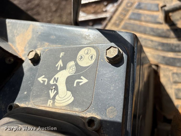 image for item ES8502 2005 John Deere 650J LT dozer