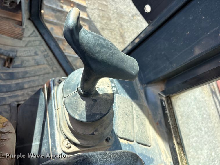 image for item ES8502 2005 John Deere 650J LT dozer