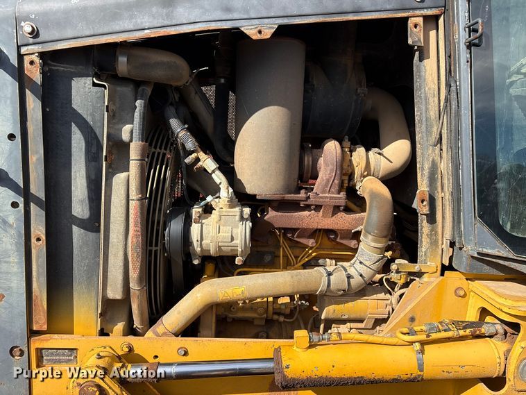 image for item ES8502 2005 John Deere 650J LT dozer