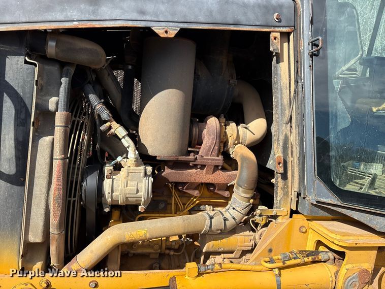 image for item ES8502 2005 John Deere 650J LT dozer