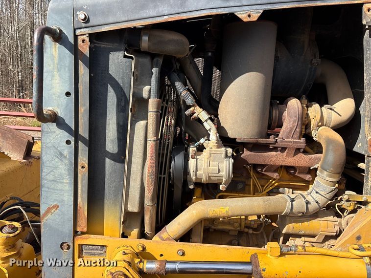 image for item ES8502 2005 John Deere 650J LT dozer