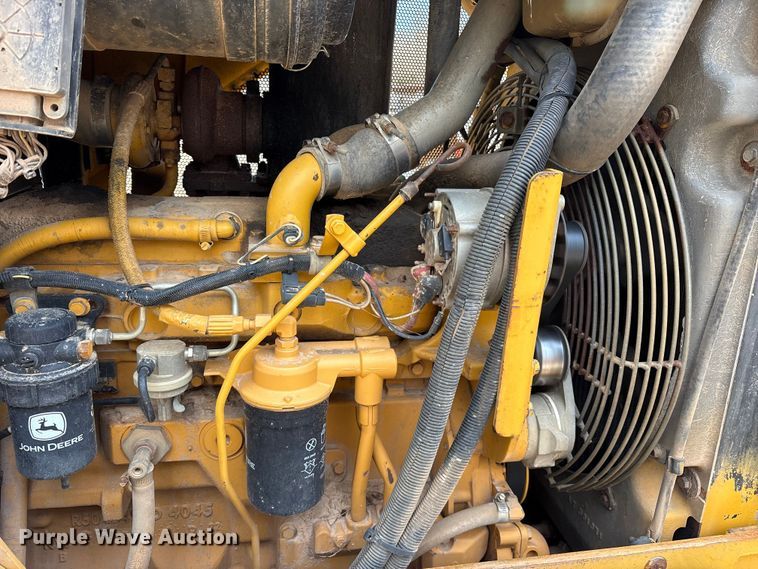 image for item ES8502 2005 John Deere 650J LT dozer