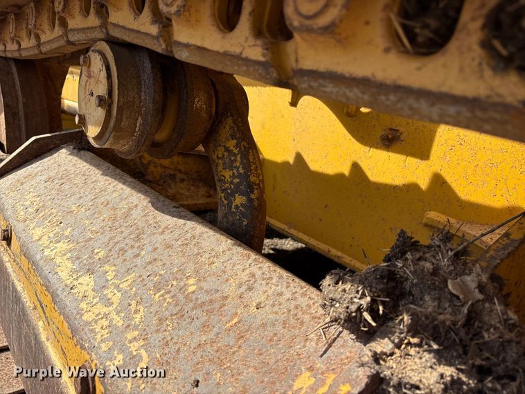 image for item ES8502 2005 John Deere 650J LT dozer