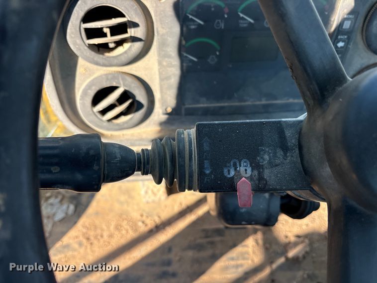 image for item ES8504 2007 John Deere 844J wheel loader