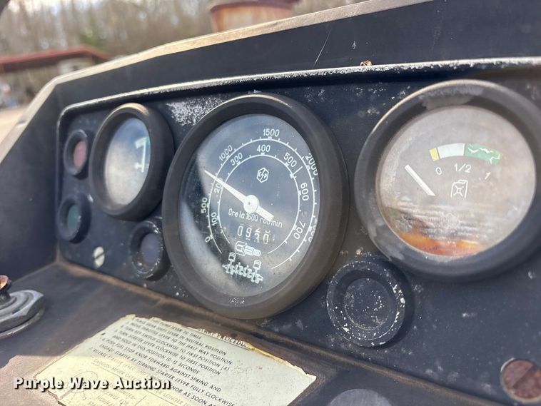 image for item ES8505 Long 310 tractor