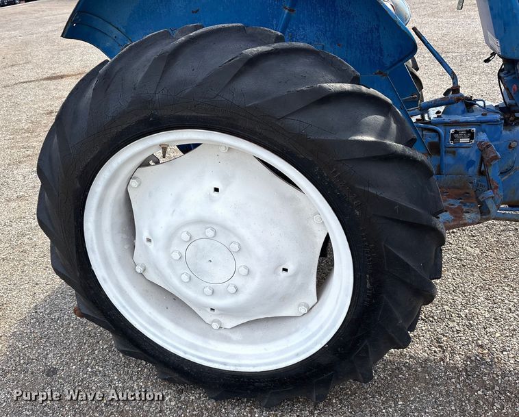 image for item ES8505 Long 310 tractor