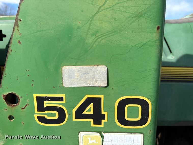 image for item ES8506 1997 John Deere 5500 tractor