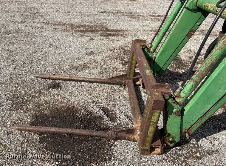 image for item ES8506 1997 John Deere 5500 tractor