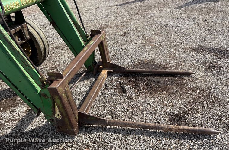 image for item ES8506 1997 John Deere 5500 tractor