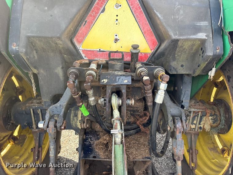 image for item ES8506 1997 John Deere 5500 tractor