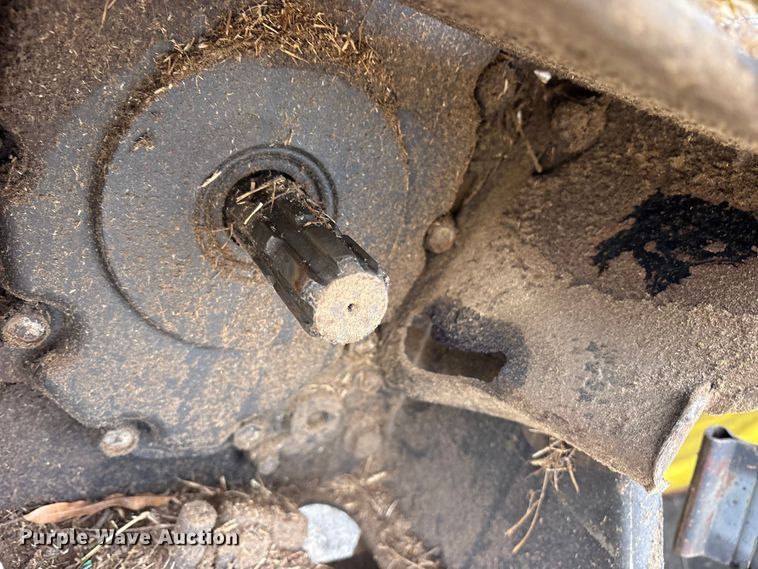 image for item ES8506 1997 John Deere 5500 tractor