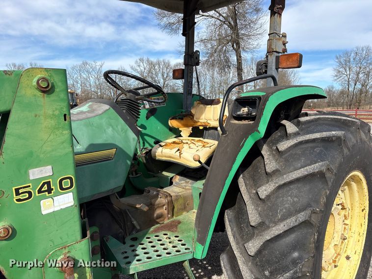 image for item ES8506 1997 John Deere 5500 tractor