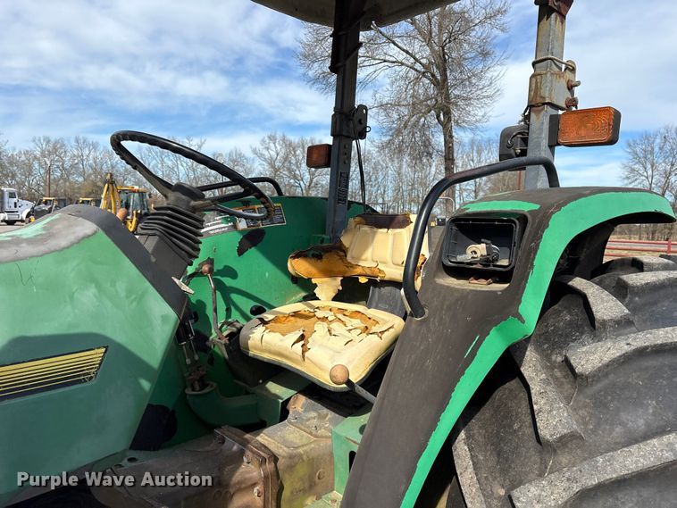 image for item ES8506 1997 John Deere 5500 tractor