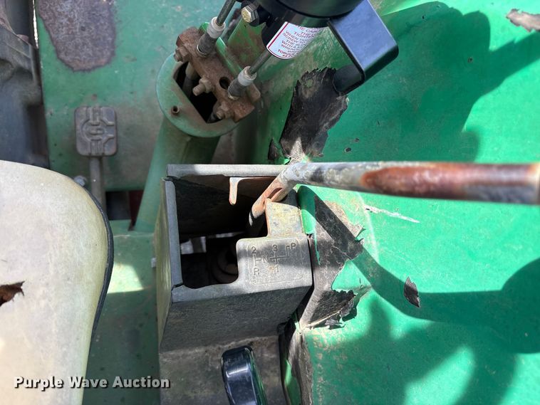 image for item ES8506 1997 John Deere 5500 tractor