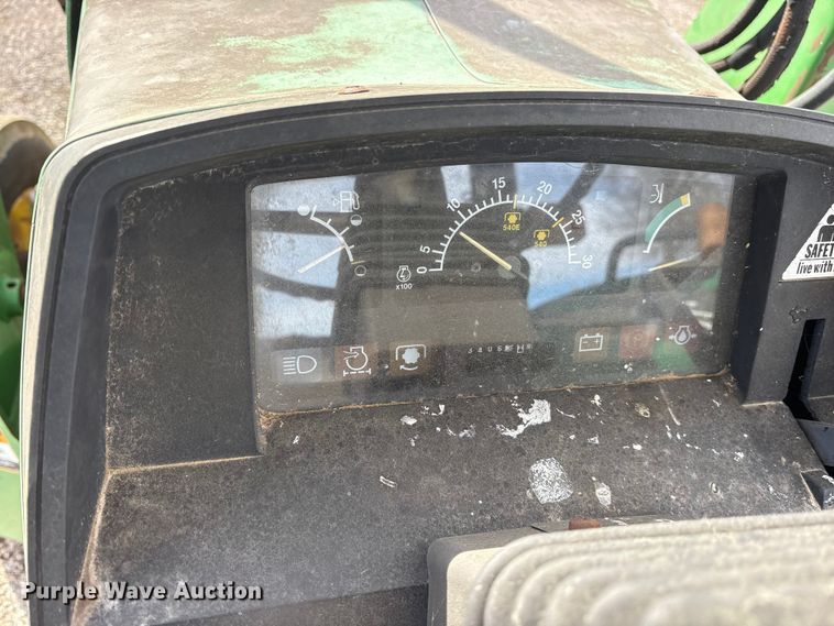 image for item ES8506 1997 John Deere 5500 tractor