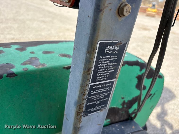 image for item ES8506 1997 John Deere 5500 tractor