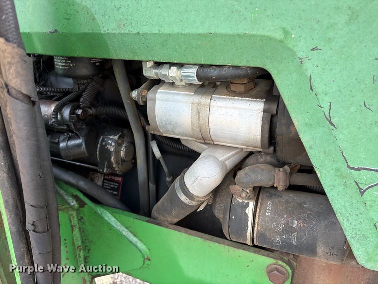 image for item ES8506 1997 John Deere 5500 tractor