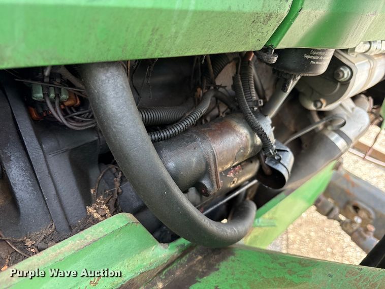 image for item ES8506 1997 John Deere 5500 tractor