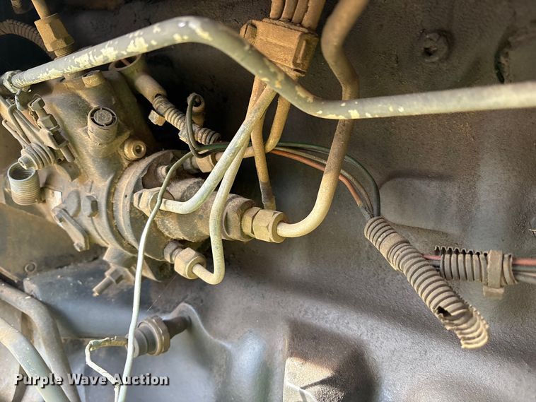 image for item ES8506 1997 John Deere 5500 tractor