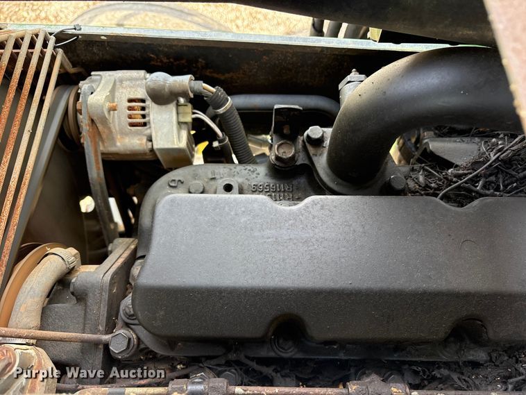 image for item ES8506 1997 John Deere 5500 tractor