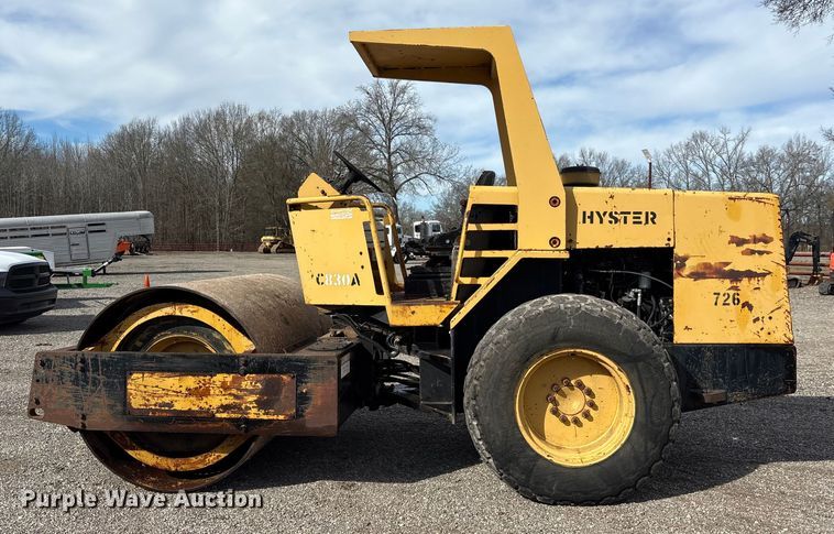 image for item ES8507 Hyster C830A single drum vibratory roller