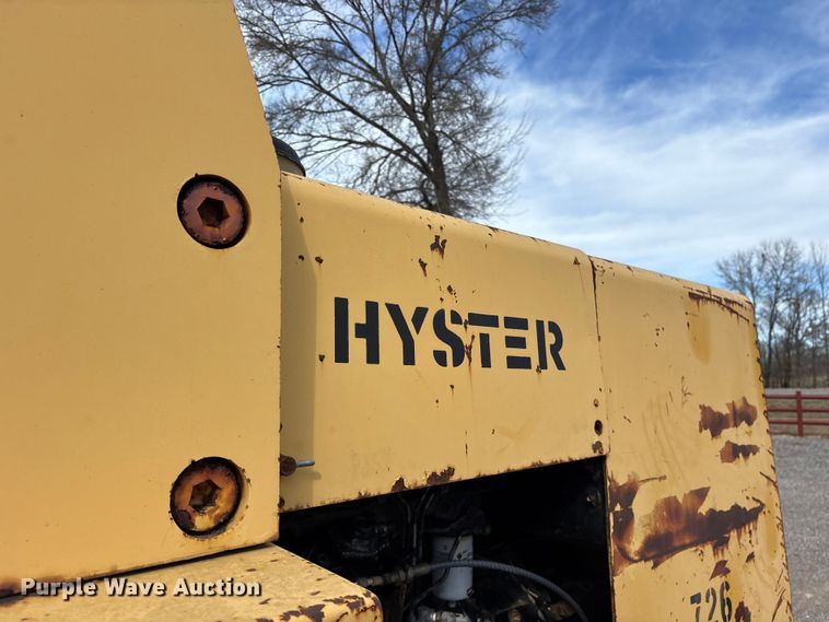 image for item ES8507 Hyster C830A single drum vibratory roller