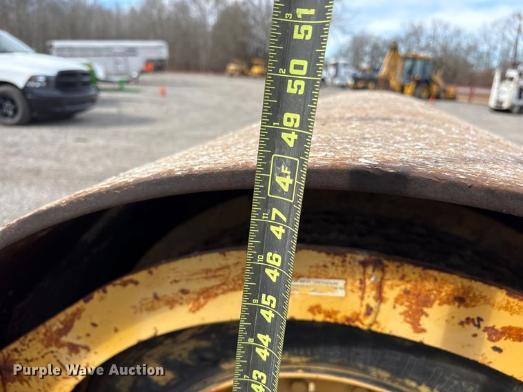 image for item ES8507 Hyster C830A single drum vibratory roller