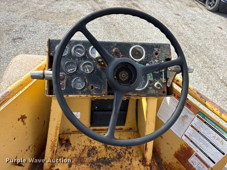 image for item ES8507 Hyster C830A single drum vibratory roller