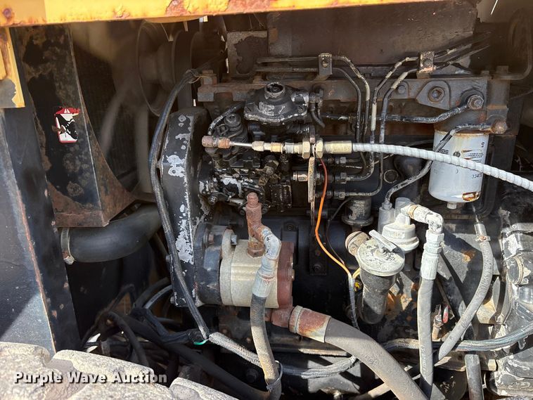 image for item ES8507 Hyster C830A single drum vibratory roller