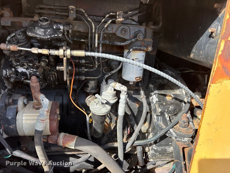 image for item ES8507 Hyster C830A single drum vibratory roller