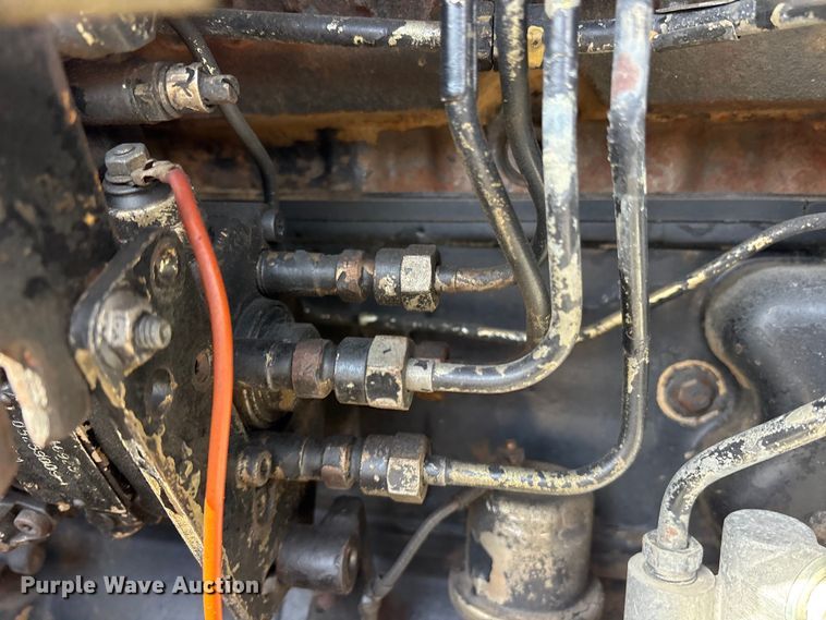 image for item ES8507 Hyster C830A single drum vibratory roller