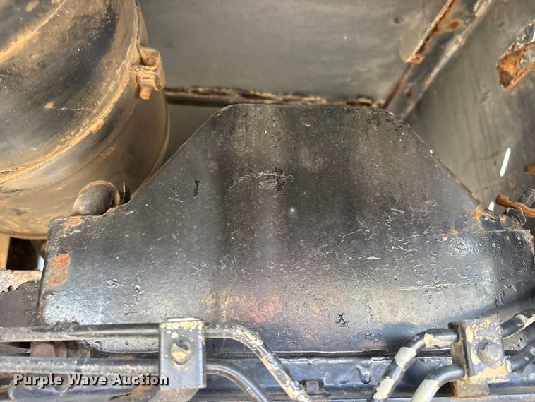 image for item ES8507 Hyster C830A single drum vibratory roller