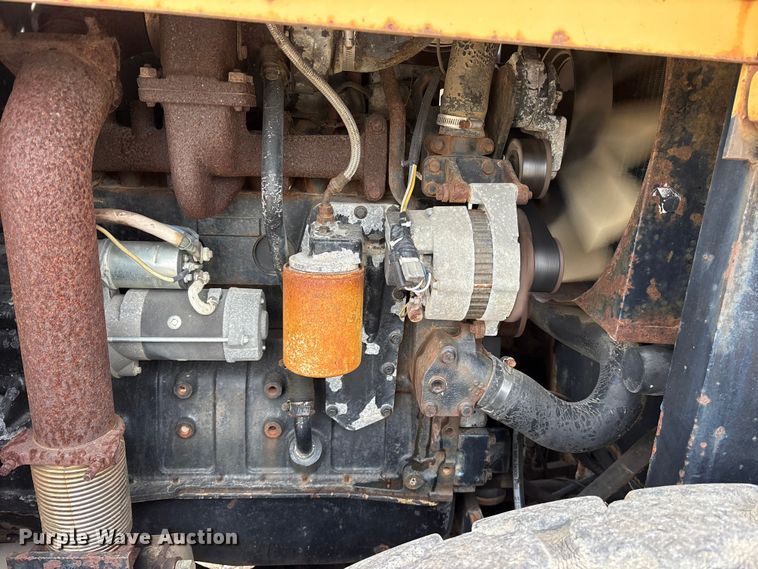 image for item ES8507 Hyster C830A single drum vibratory roller