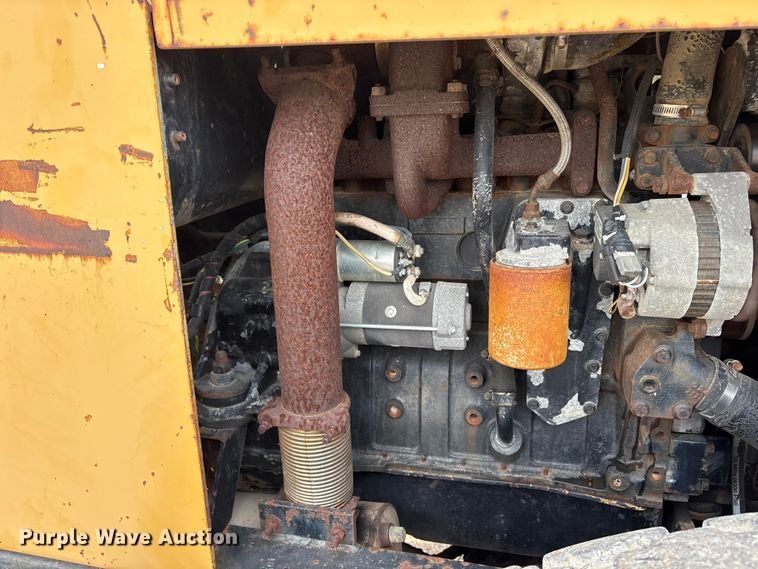 image for item ES8507 Hyster C830A single drum vibratory roller