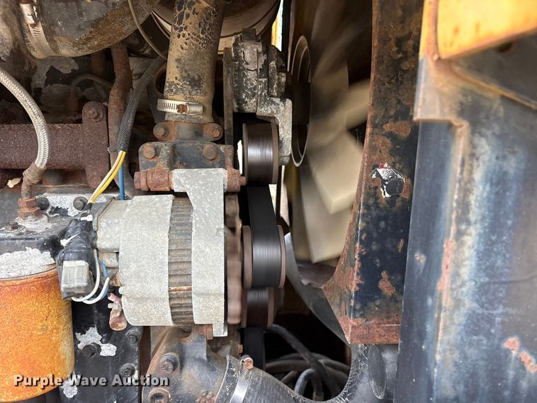 image for item ES8507 Hyster C830A single drum vibratory roller