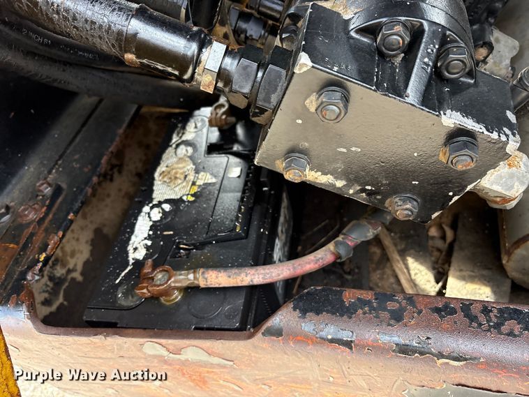 image for item ES8507 Hyster C830A single drum vibratory roller