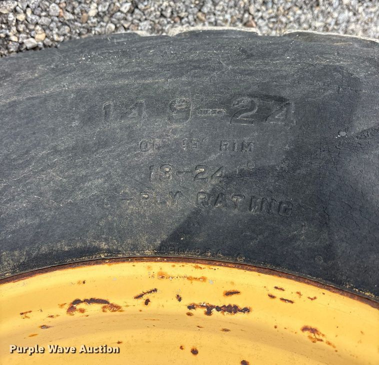 image for item ES8507 Hyster C830A single drum vibratory roller