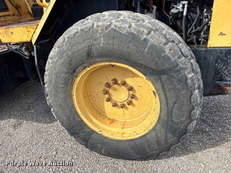 image for item ES8507 Hyster C830A single drum vibratory roller