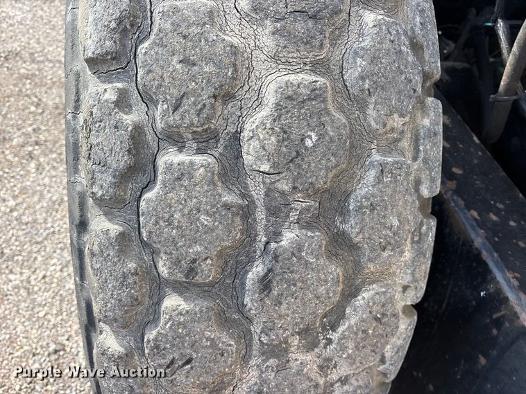 image for item ES8507 Hyster C830A single drum vibratory roller