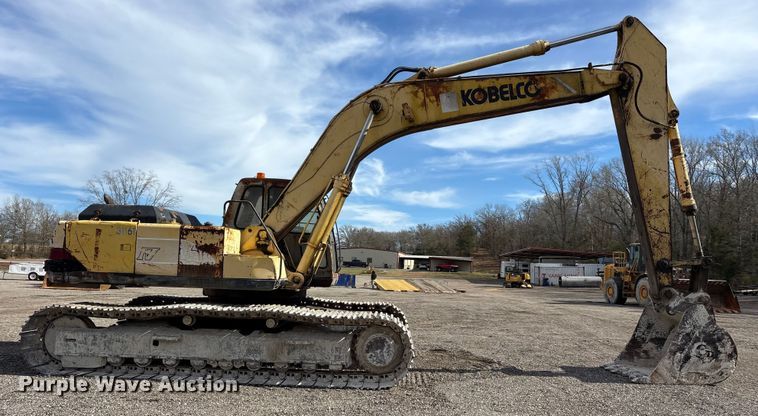 image for item ES8508 1996 Kobelco SK270LC Mark IV excavator