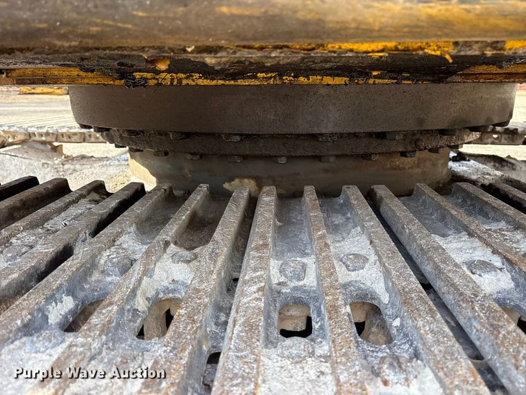 image for item ES8508 1996 Kobelco SK270LC Mark IV excavator